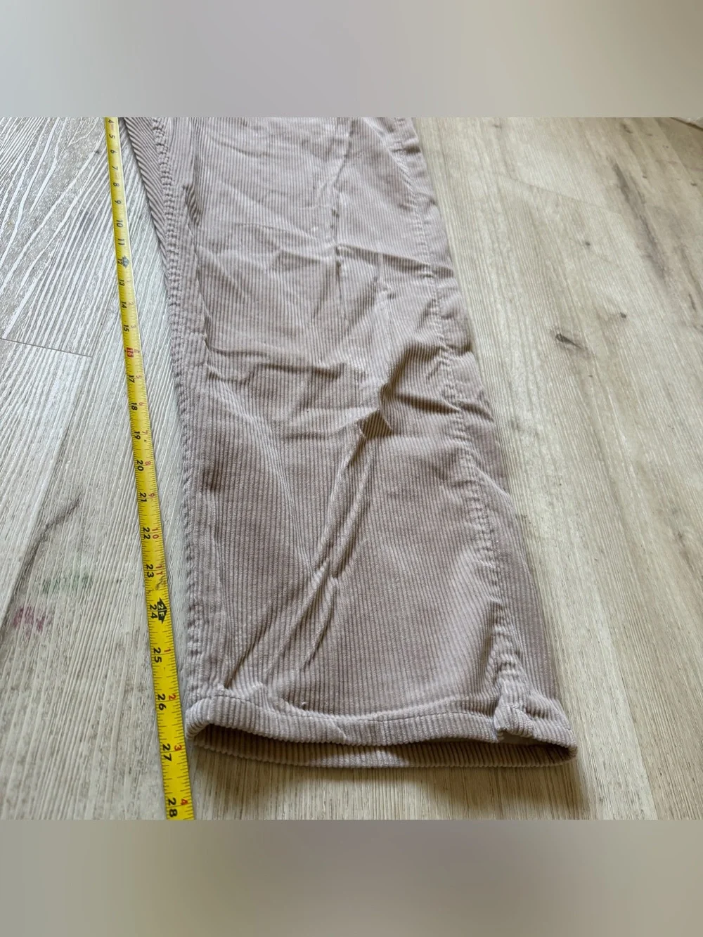 Vintage Levi’s 565 Loose Fit Wide Leg Corduroy Pants Made in USA Y2K Men’s